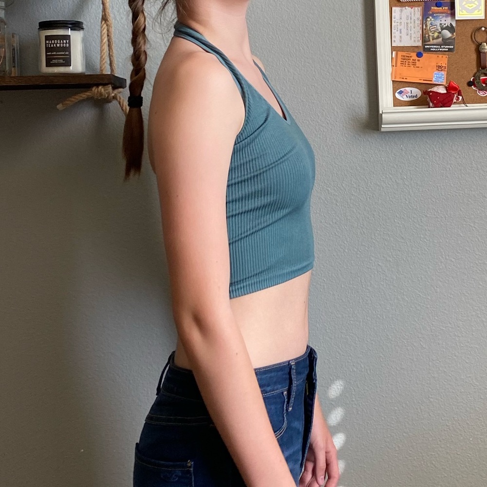 halter top - Picture 2 of 3